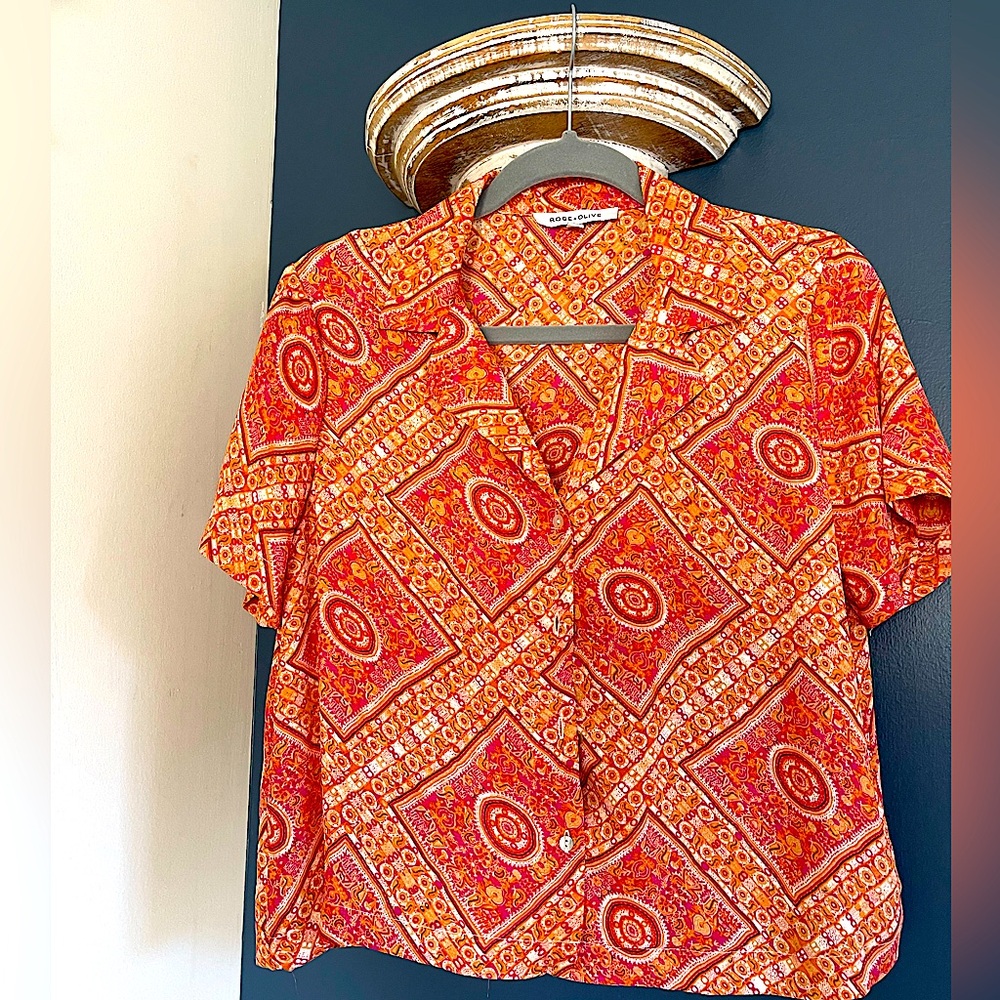 Rose & Olive Medallion Short Sleeved Blouse